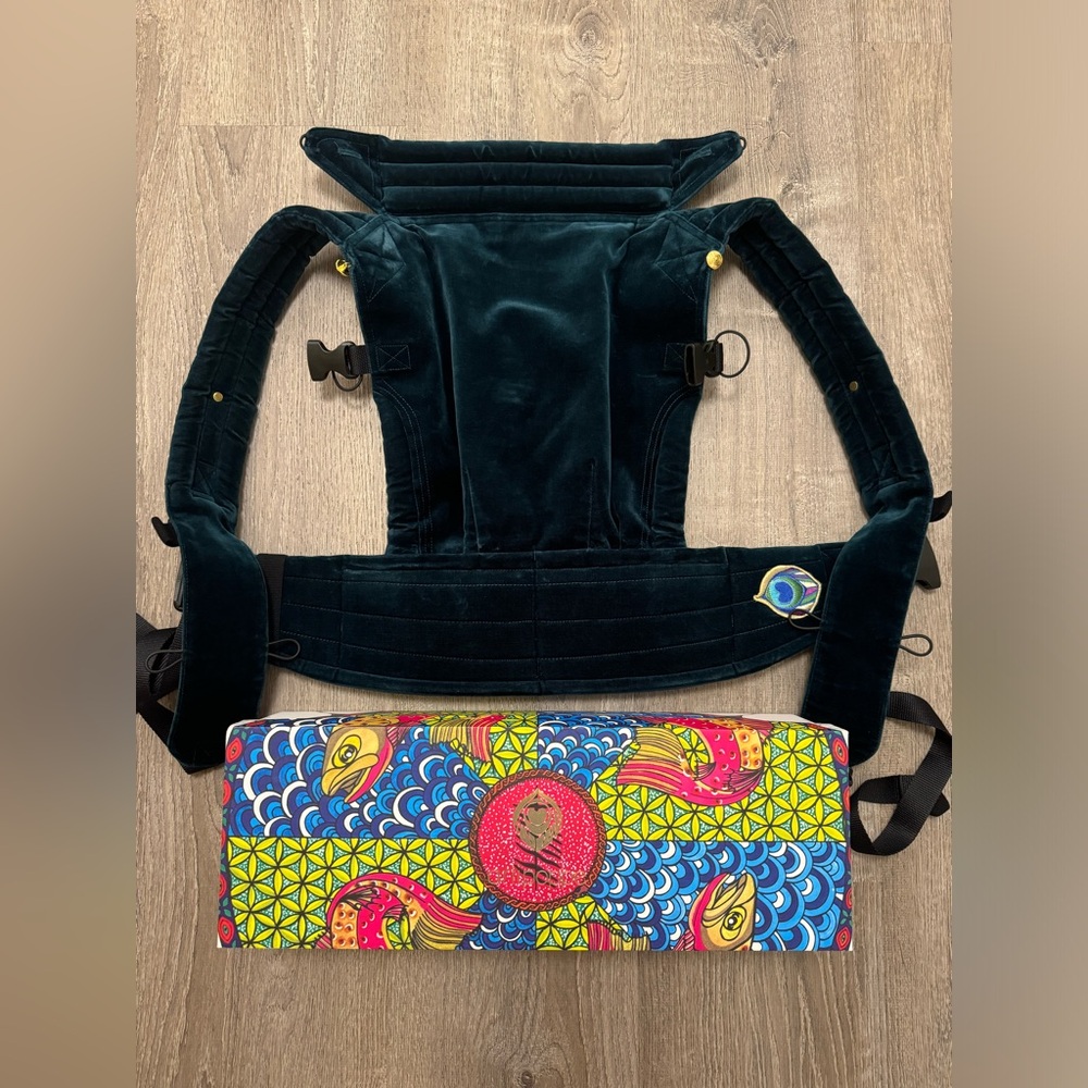 Artipoppe Zeitgeist Petrol in Organic Velvet Carrier